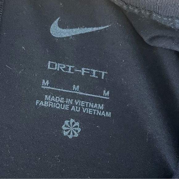 2 Nike workout tops bundle - Picture 4 of 7